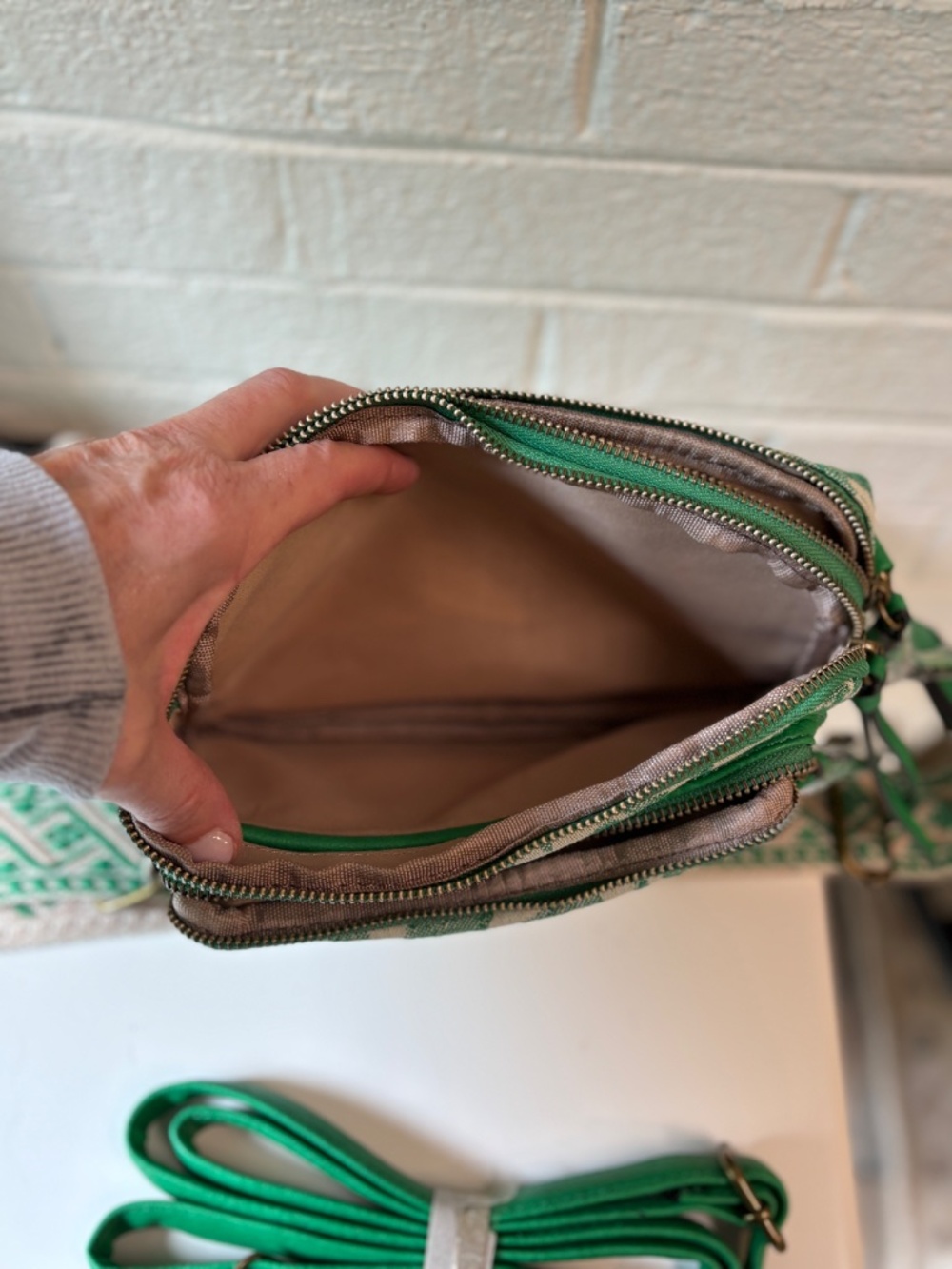 European Mandoline Fabric and Vegan Leather Crossbody Purse NWT - Picture 6 of 10